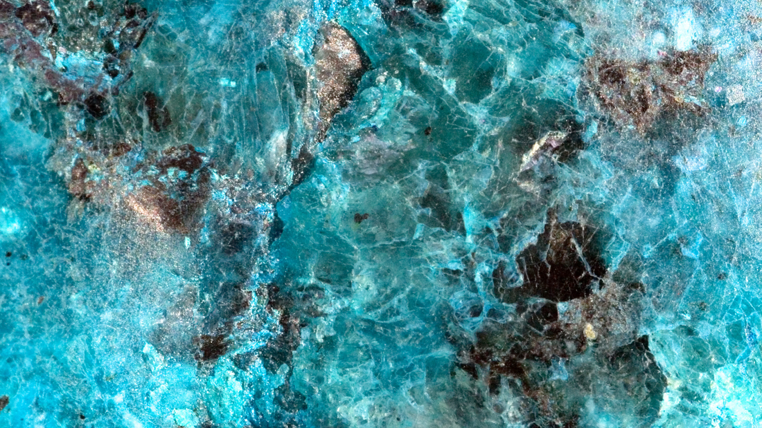 Turquoise : Minéralogie, vertus et bienfaits en lithothérapie