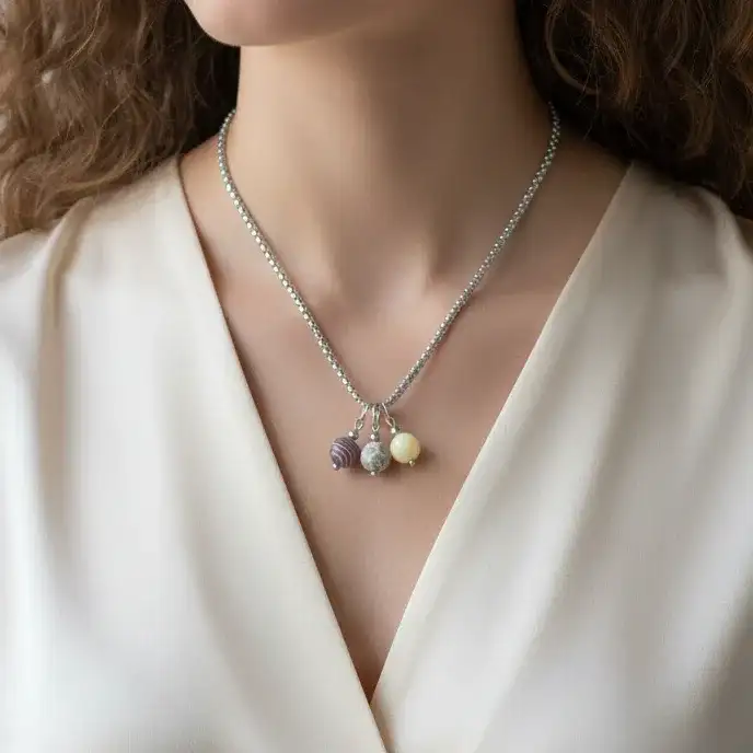 Collier 3 perles : Agate du Botswana, Corail fossilisé et Calcite jaune