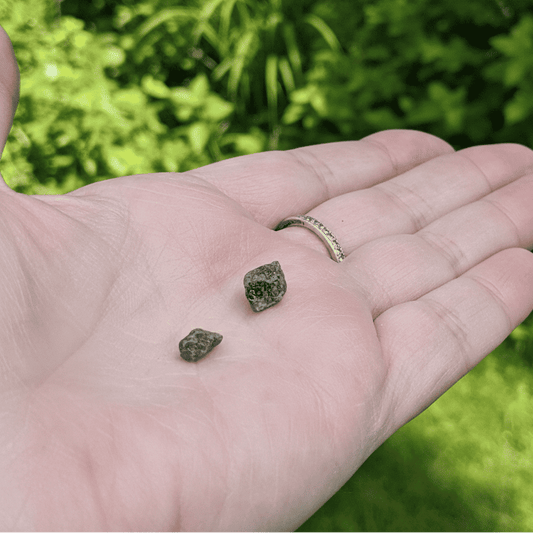 Lot de 2 Alexandrite brutes 0,80g (MB589 - 1)