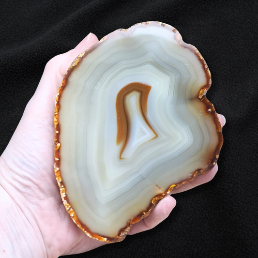 Agate avec une face polie 721g (MB351-2)