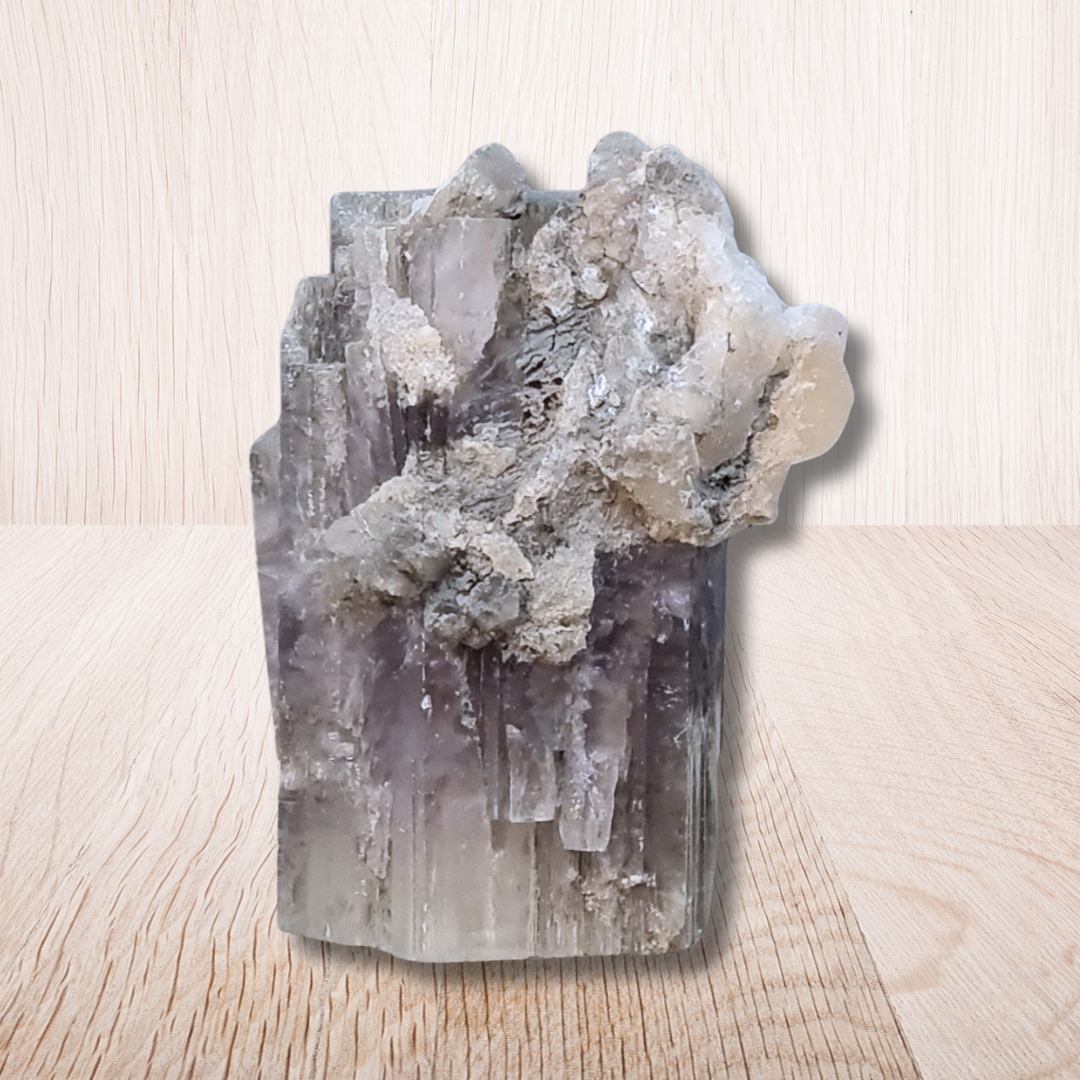 Aragonite violette maclée brute (MB546)