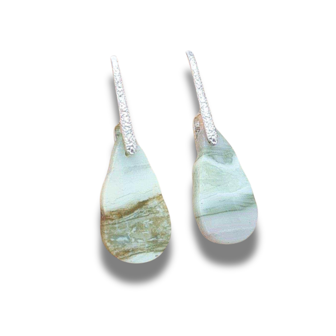 Boucles d'oreilles sculptées en Serpentine (BO200) - ENAE Minéraux