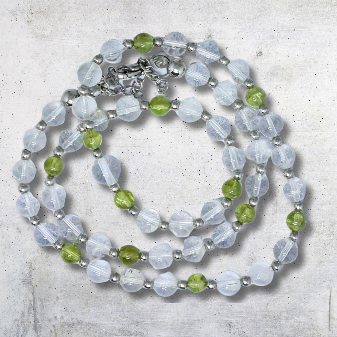 Bracelet triple tour et collier en Cristal de Roche et Péridot (COLBR23-56)