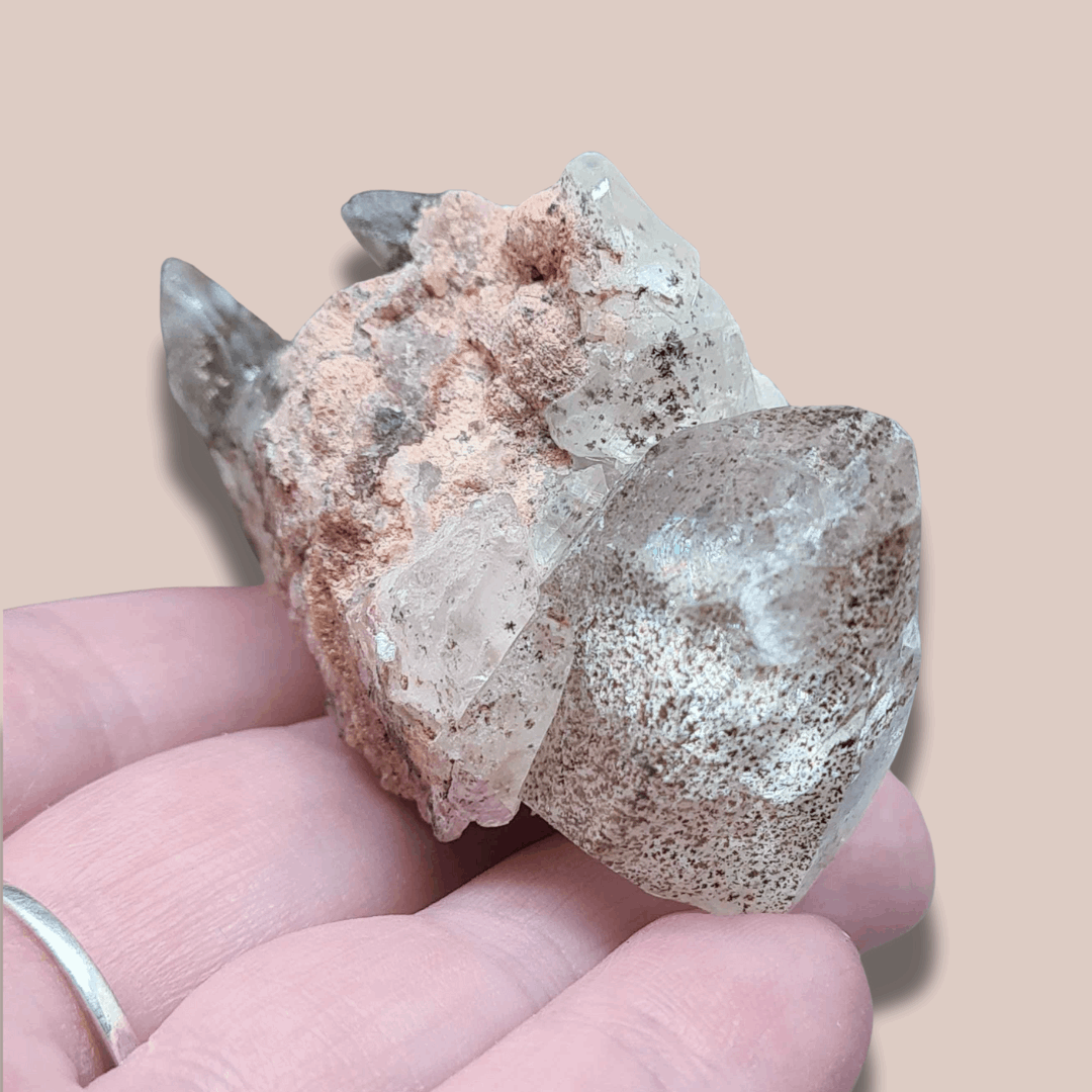 Cristaux bruts de Calcite transparente à inclusions de Pyrite et Dolomie (MB440)