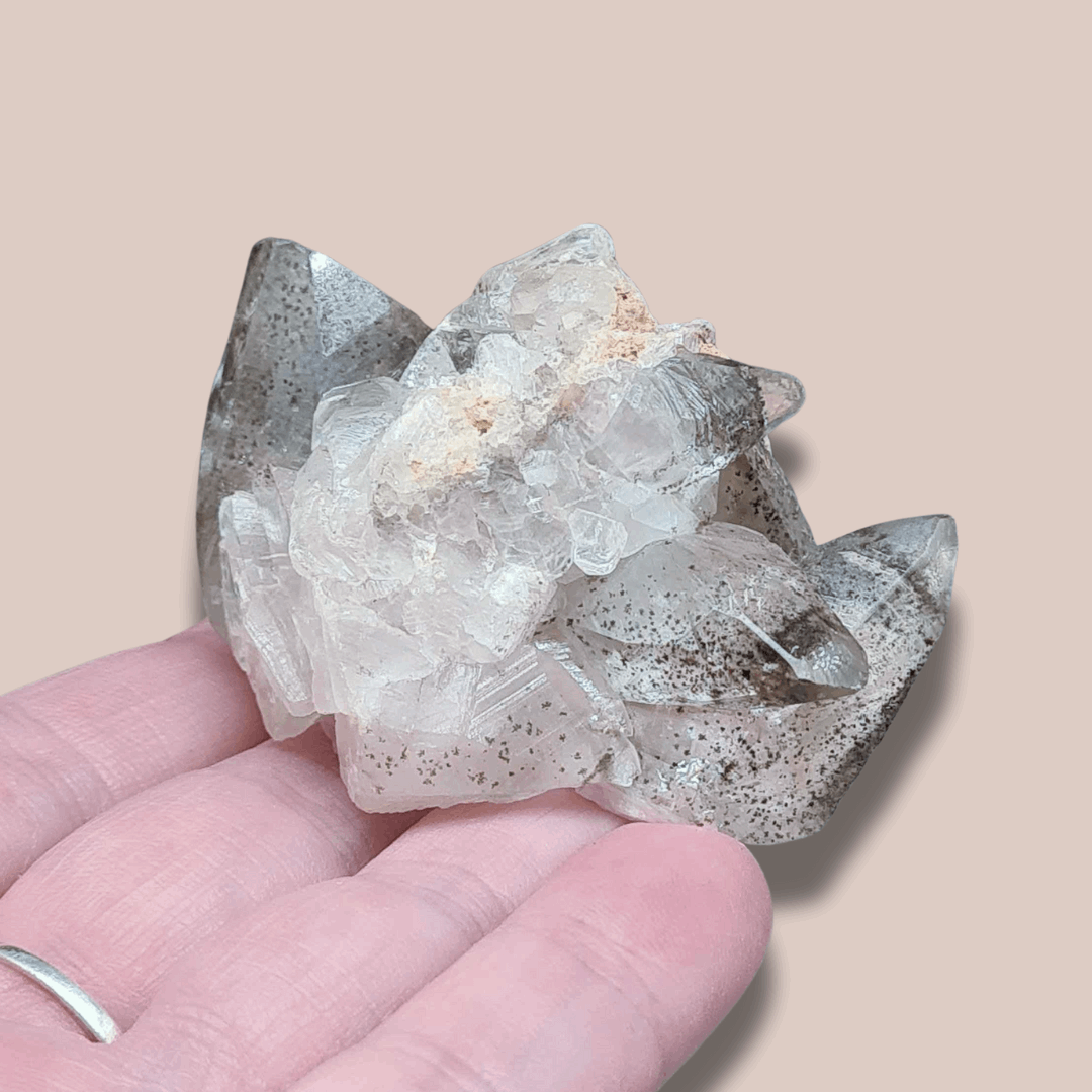 Cristaux bruts de Calcite transparente à inclusions de Pyrite et Dolomie (MB440)