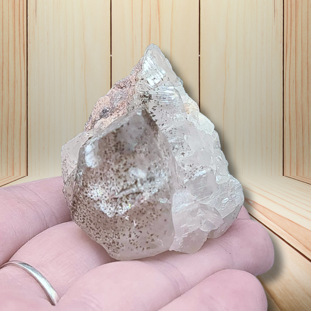 Cristaux bruts de Calcite transparente à inclusions de Pyrite et Dolomie 65g (MB440) - ENAE Minéraux