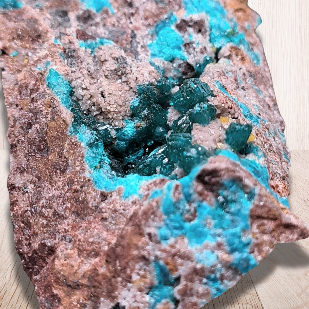 Dioptase, Calcite, Wulfénite et Shattuckite brute 30g (MB463) - ENAE Minéraux