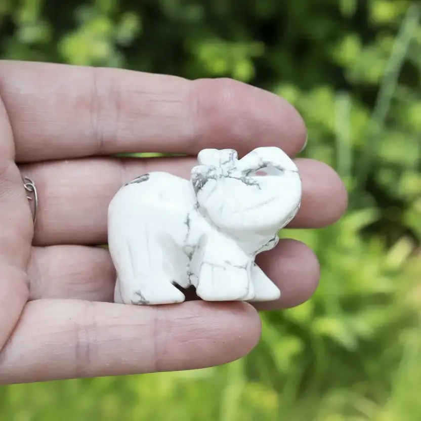 Eléphant en Howlite 40g (PRGFL346 - 65)