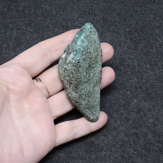 Emeraude sur Mica brute 59g (MB372-9)