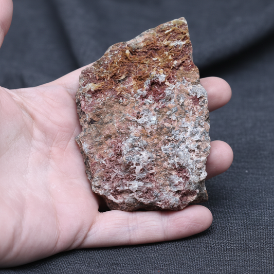 Erythrite et mini cristaux de Quartz brute 144g (MB277-2)