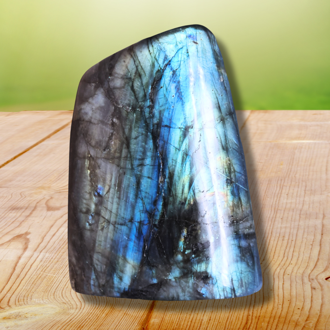 Forme libre en Labradorite 1015g (PRGFL527-6) - ENAE Minéraux