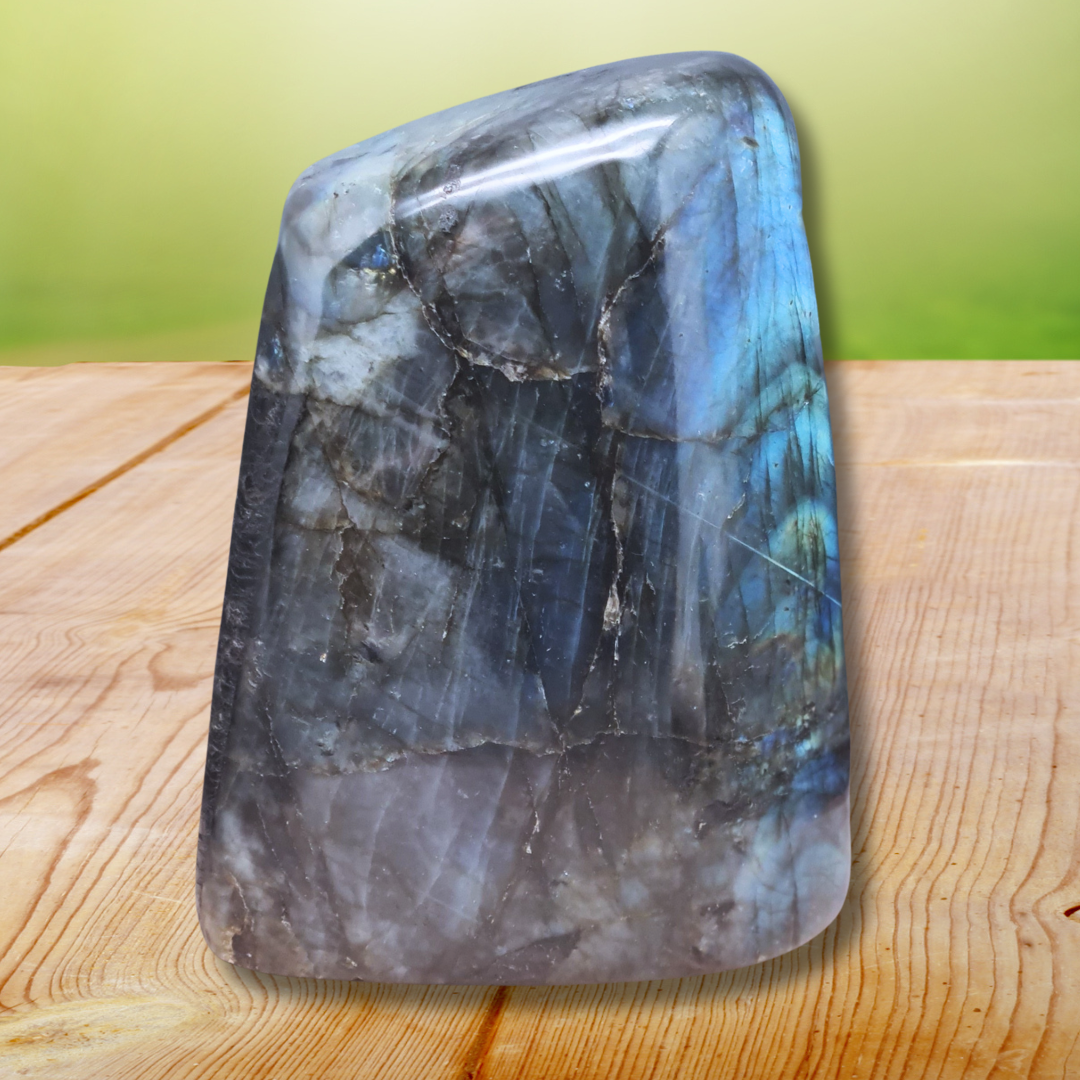 Forme libre en Labradorite 1015g (PRGFL527-6) - ENAE Minéraux