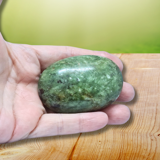 Galet en Chrysoprase 83g (PRGFL635-7)
