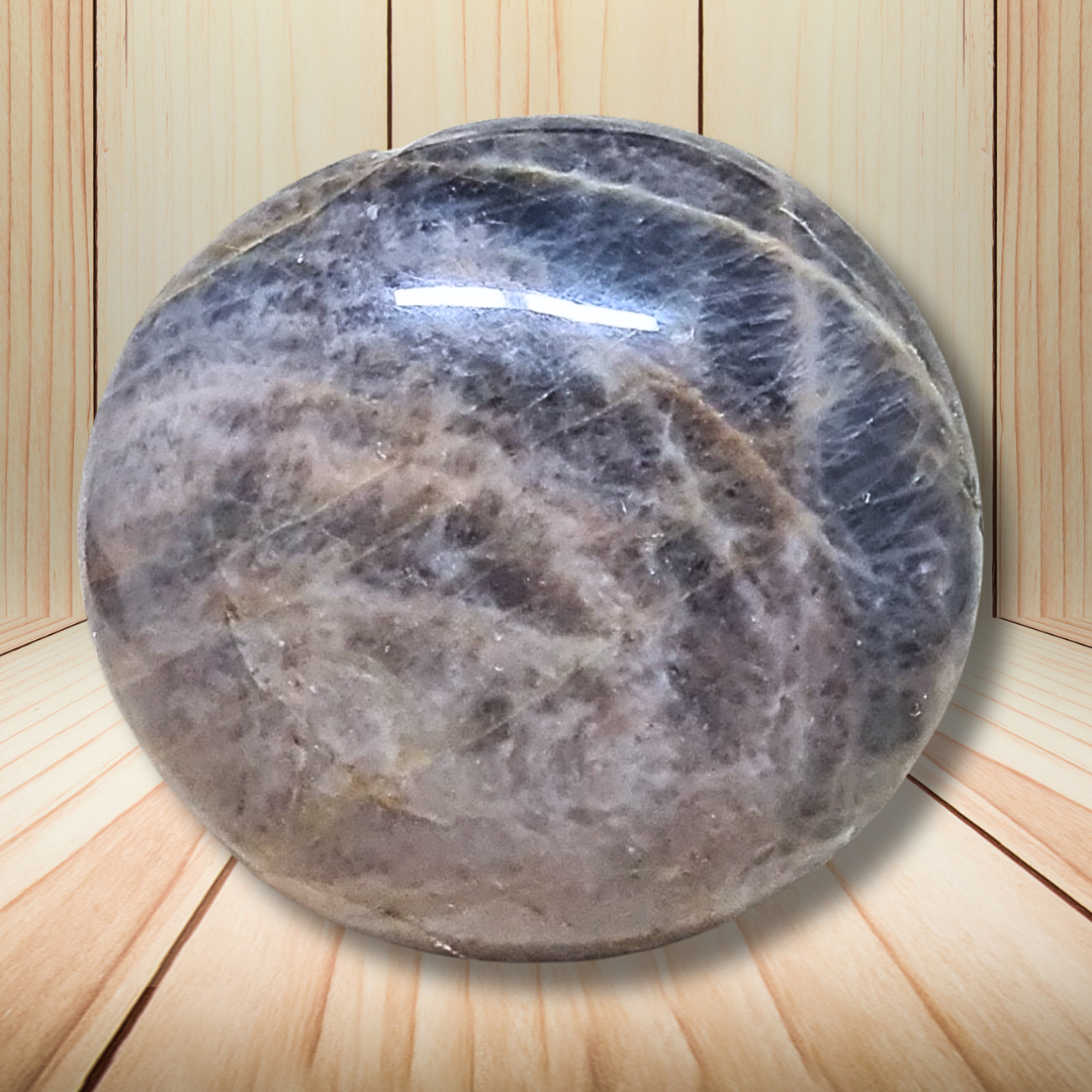 Galet poli en Pierre de Lune noire 102g (PRGFL608-8) - ENAE Minéraux