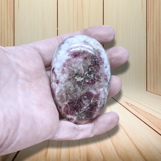 Galet en Quartz et Rubellite (Tourmaline rose) 126g (PRGFL526-1)