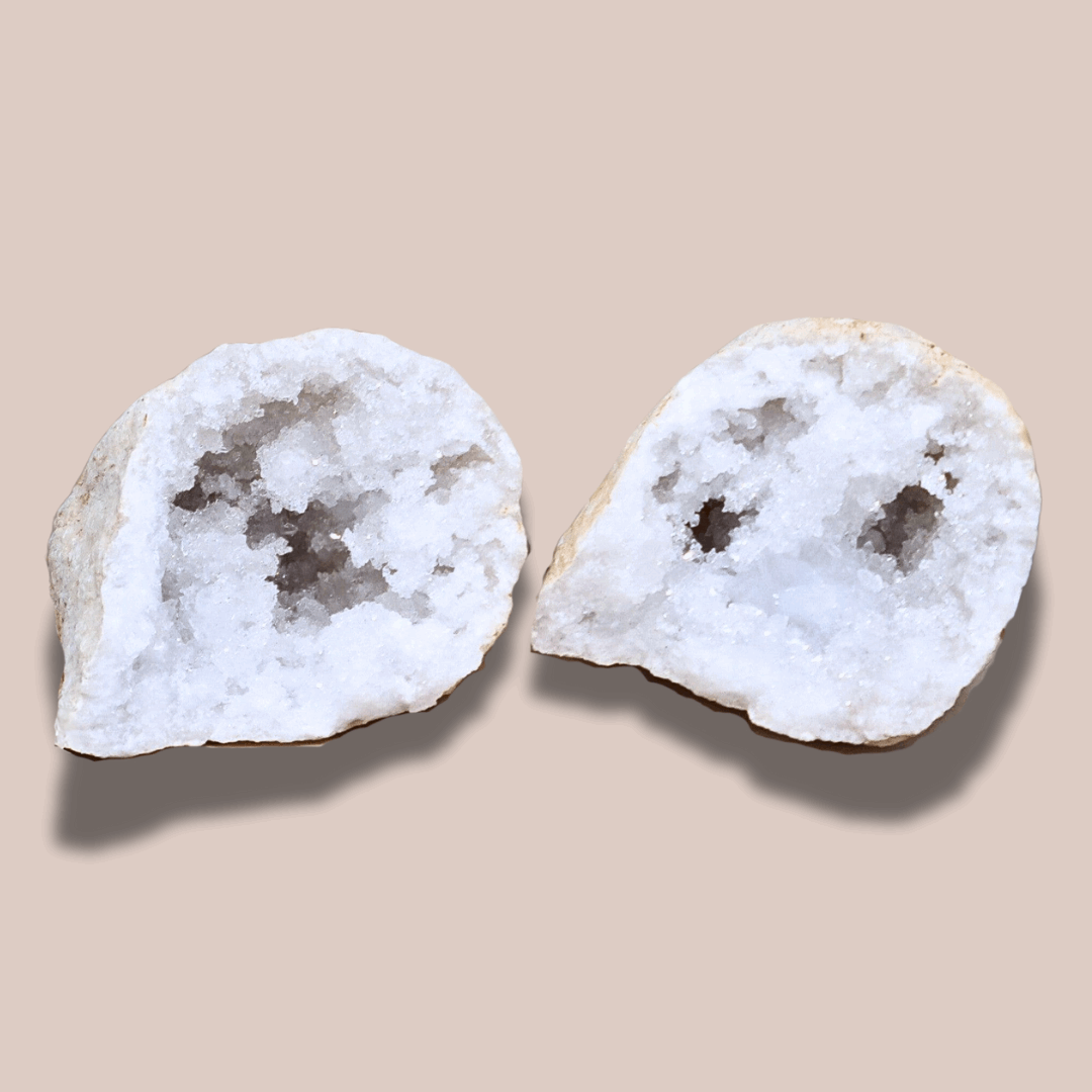 Géode complète de Cristal de Roche 628g (MB306-18)