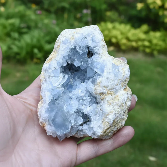 Géode de Célestine bleue brute 448g (MB331-5)