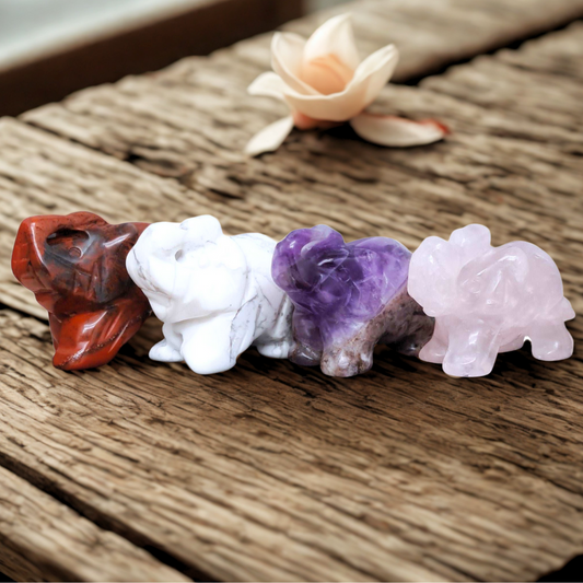 Lot de 4 éléphants en Quartz rose, Jaspe Rouge, Améthyste et Howlite (PRGFL346-70)