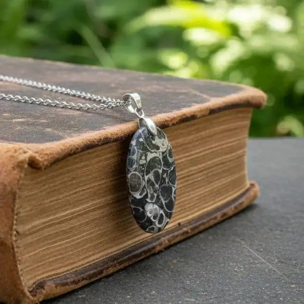 Pendentif en Agate à Turritelles (PE449)