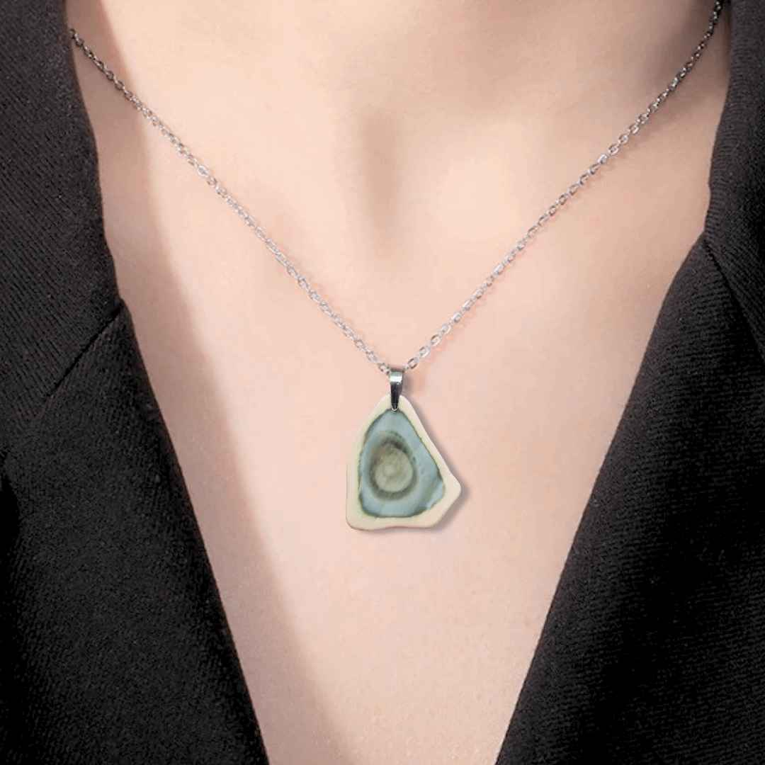 Pendentif biface en Jaspe Impérial (PE993)