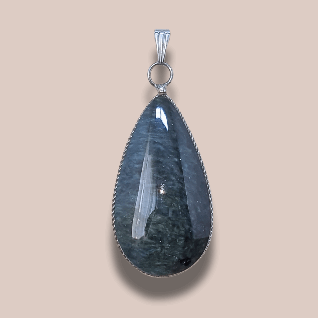 Pendentif serti en Obsidienne Manta Huichol (PE1876)