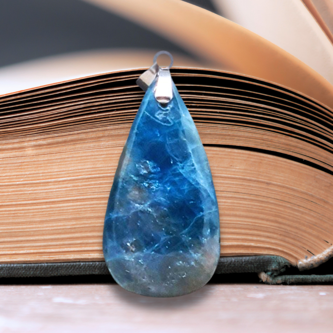 Pendentif en Apatite bleue (PE1656)