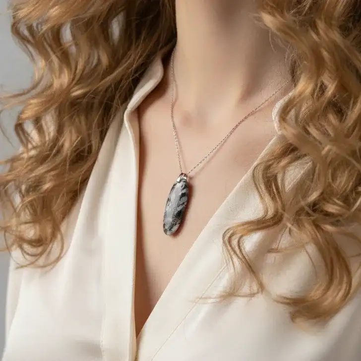 Pendentif en Astrophyllite (PE1592)