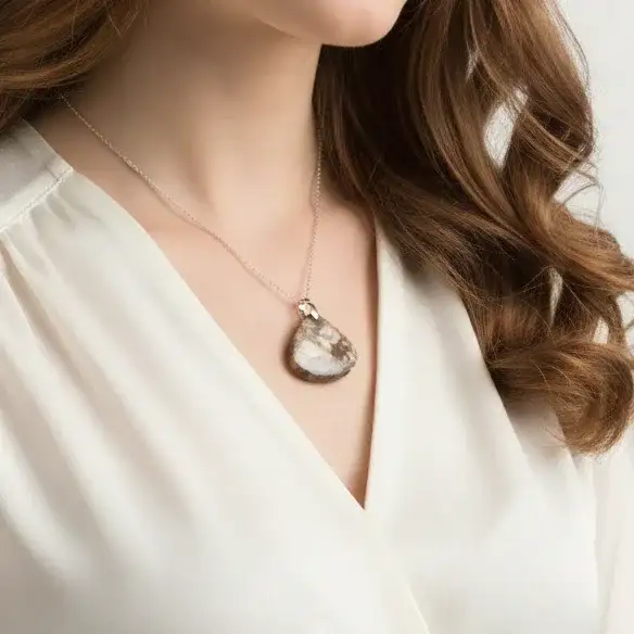 Pendentif en Bois fossilisé (PE1572)