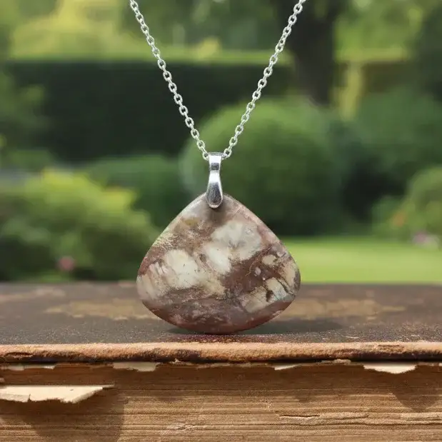 Pendentif en Bois fossilisé (PE1572)