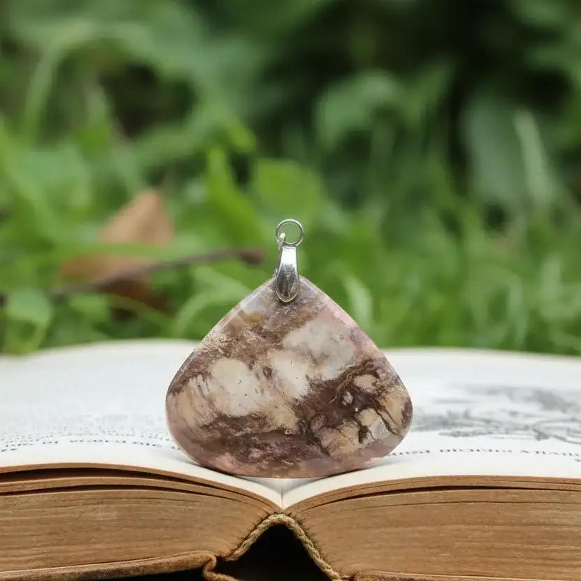 Pendentif en Bois fossilisé (PE1572)