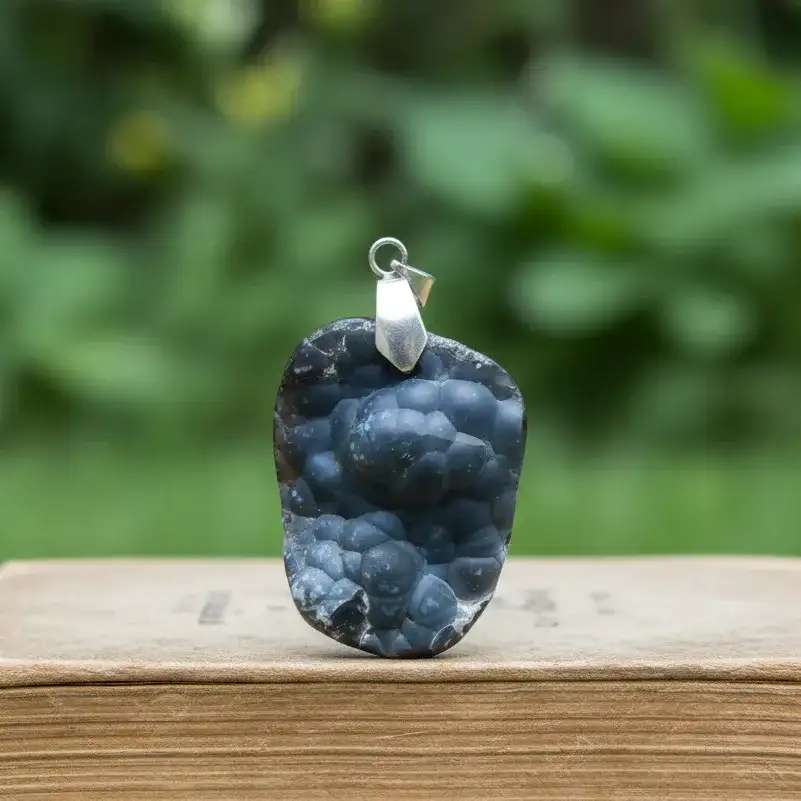 Pendentif en Calcédoine bleue brute (PE1751)