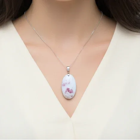Pendentif en Cinabre et Calcite blanche (PE2019)