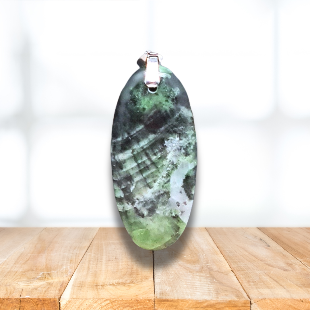 Pendentif en Diopside Chrome (PE796) - ENAE Minéraux