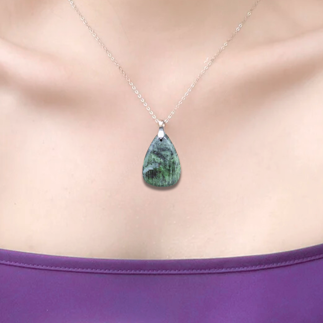 Pendentif en Diopside Chrome (PE795) - ENAE Minéraux
