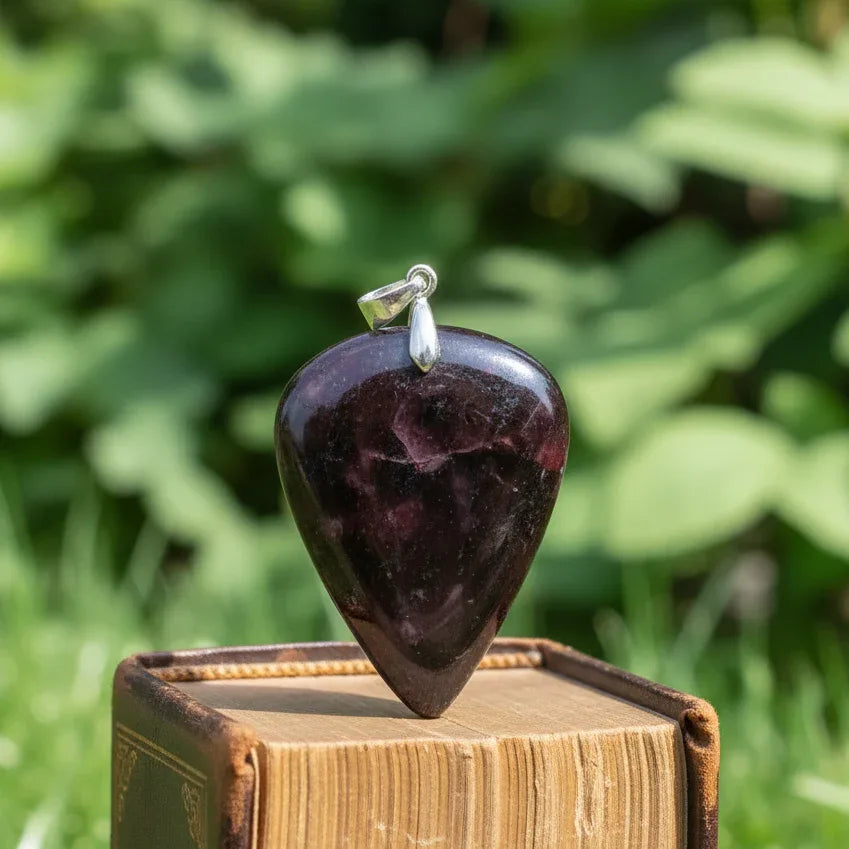 Pendentif en Grenat Pyrope (PE1823)