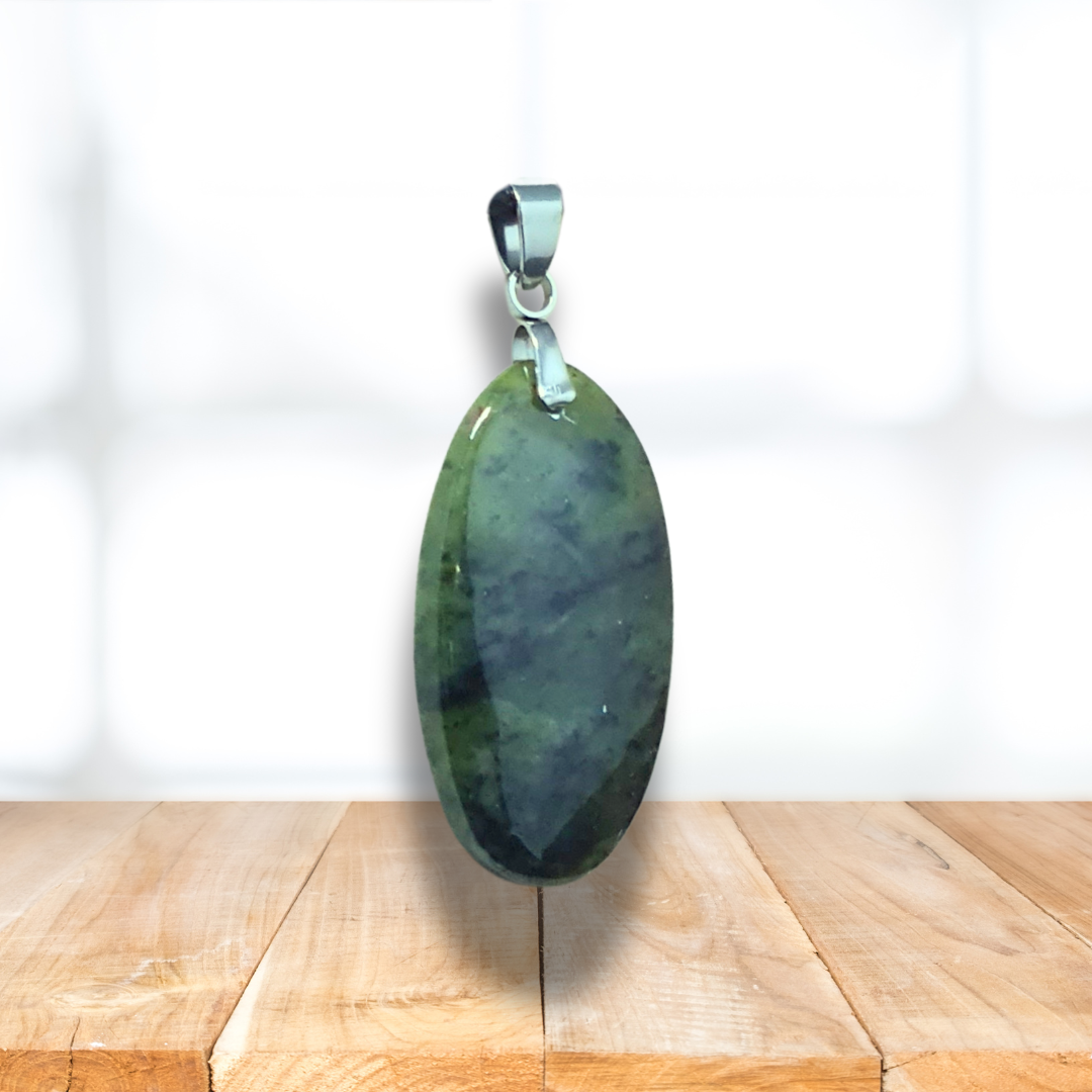 Pendentif en Jade Néphrite (PE2025) - ENAE Minéraux