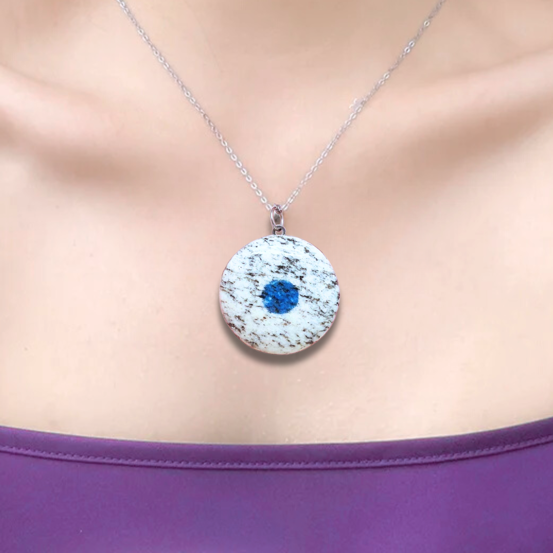Pendentif en K2 (Azurite et Granite) (PE1591) - ENAE Minéraux
