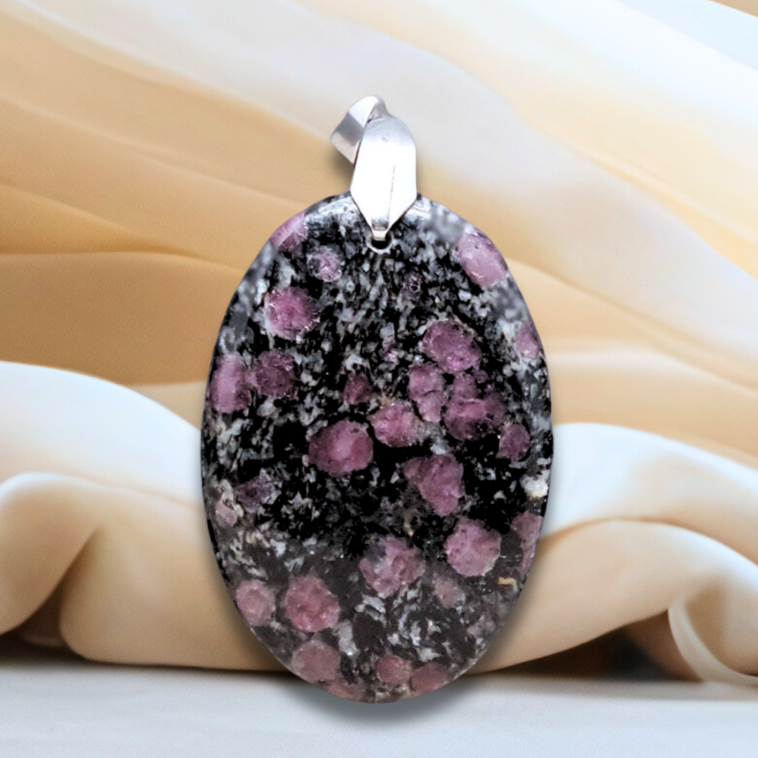 Pendentif en Rubis sur Biotite (PE1167)