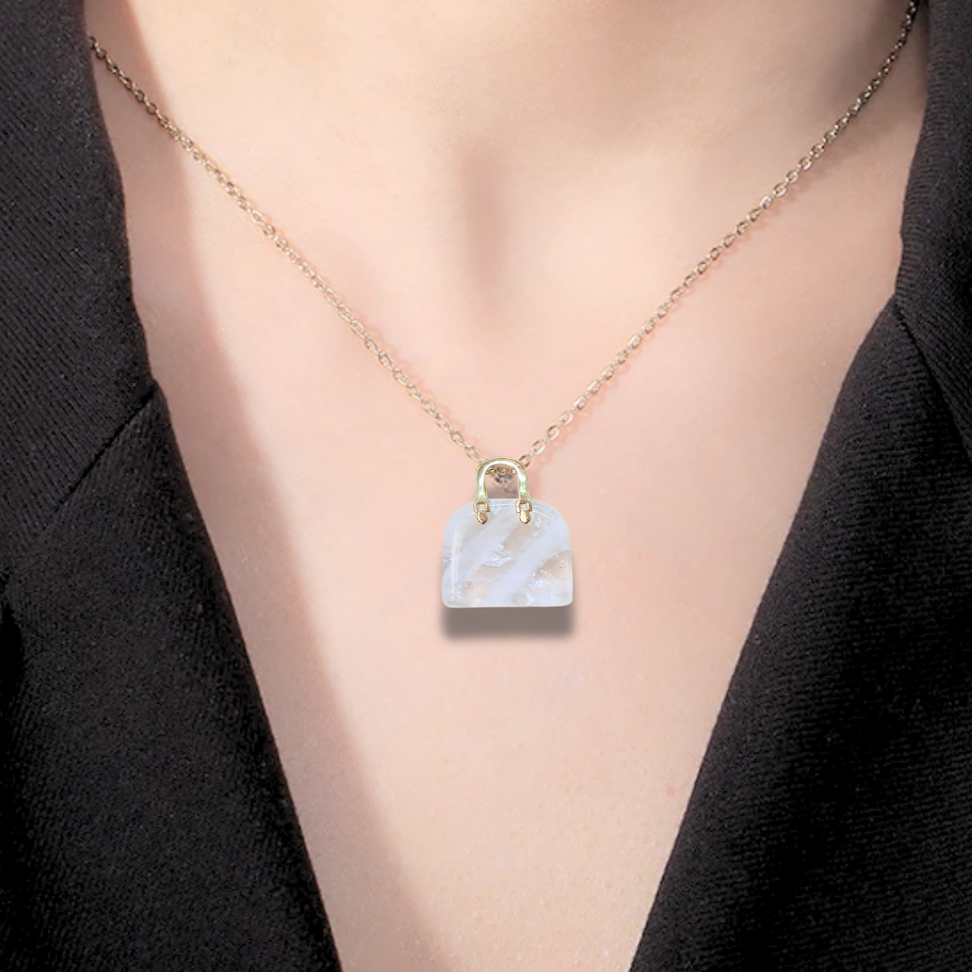Pendentif Sac à main en Cristal de roche (PE1834-1) - ENAE Minéraux