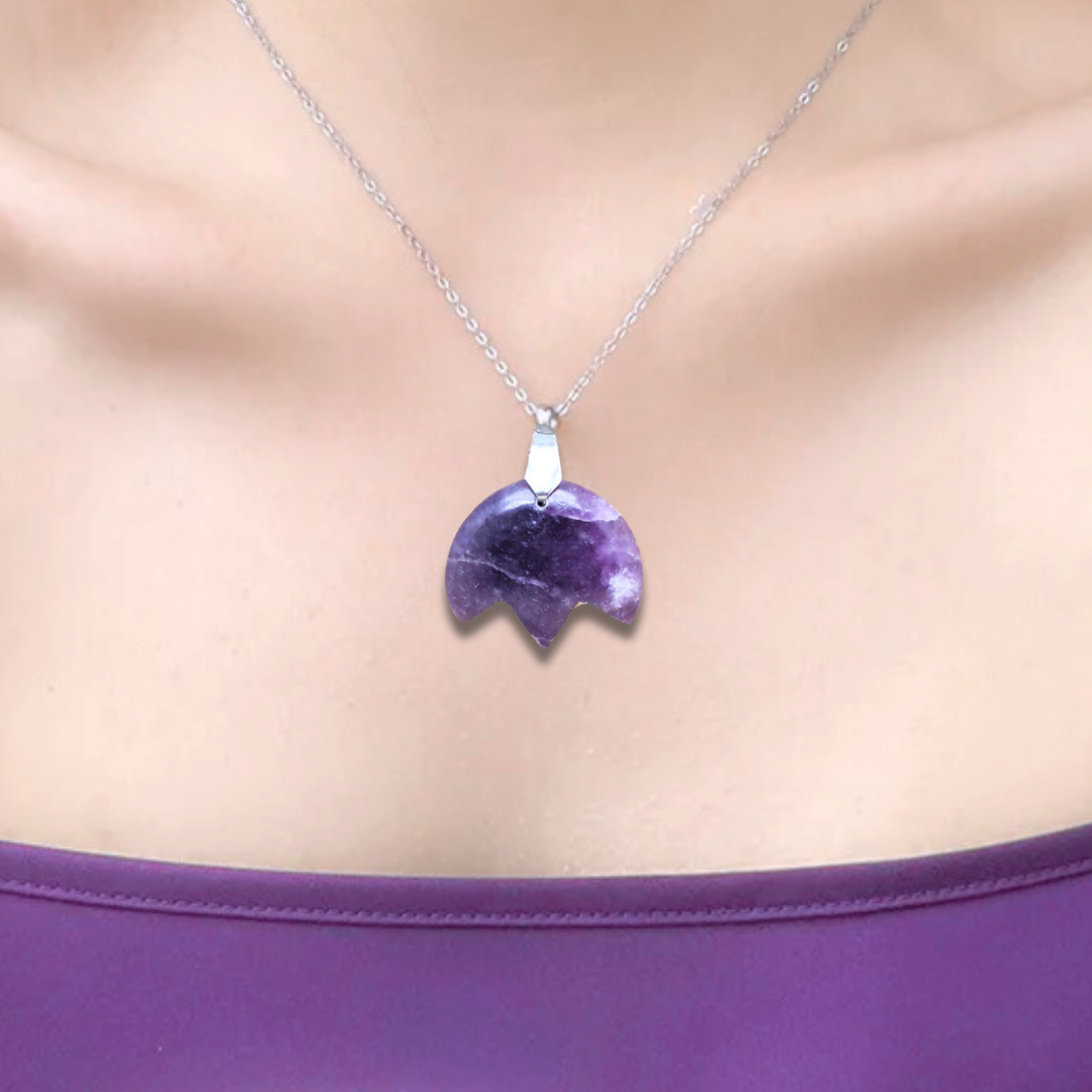 Pendentif sculpté en Lépidolite (PE1614-1) - ENAE Minéraux