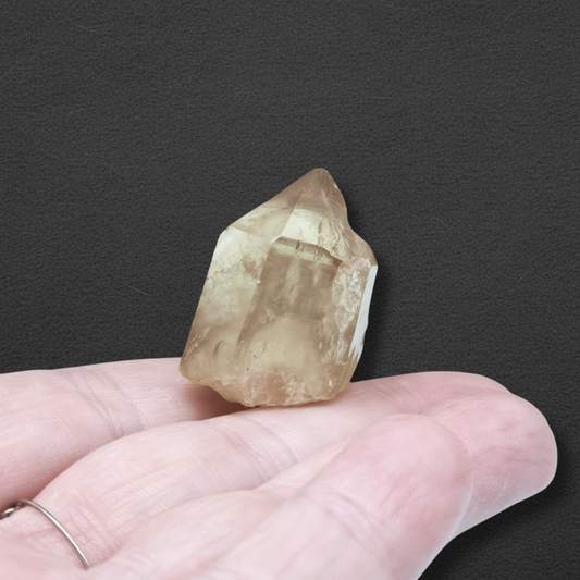 Pointe de Citrine brute naturelle 13g (MB522-6)