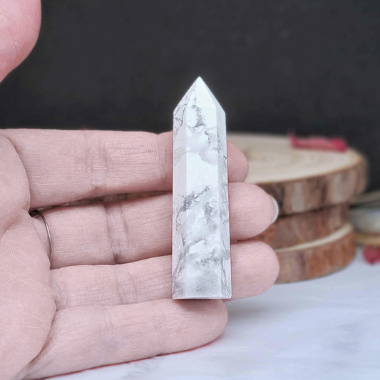 Pointe en Howlite 20g (PRGFL505-3) - ENAE Minéraux