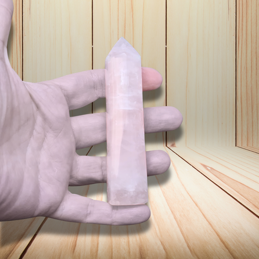 Pointe polie en Quartz rose 94g (PRGFL732) - ENAE Minéraux