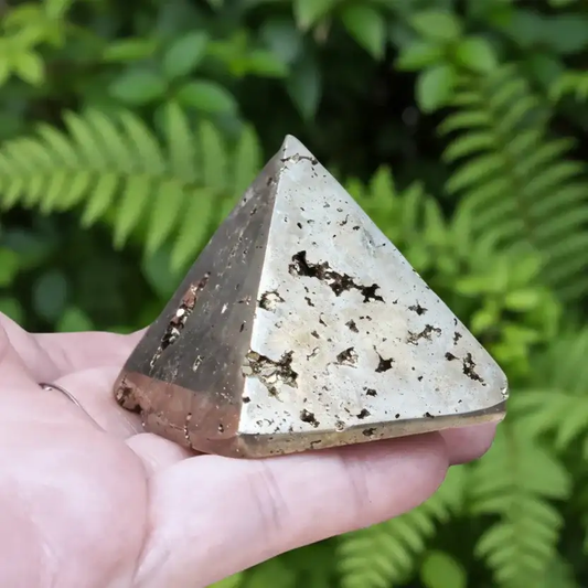 Pyramide polie en Pyrite 125g (PRGFL320)