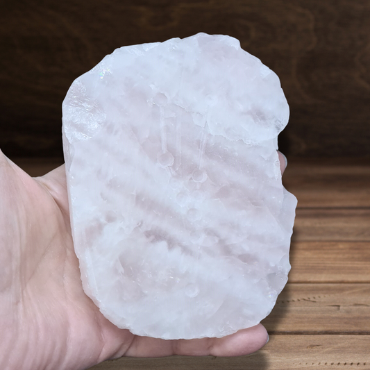 Quartz rose brut, poli et gravé 529g (MB538-1) - ENAE Minéraux