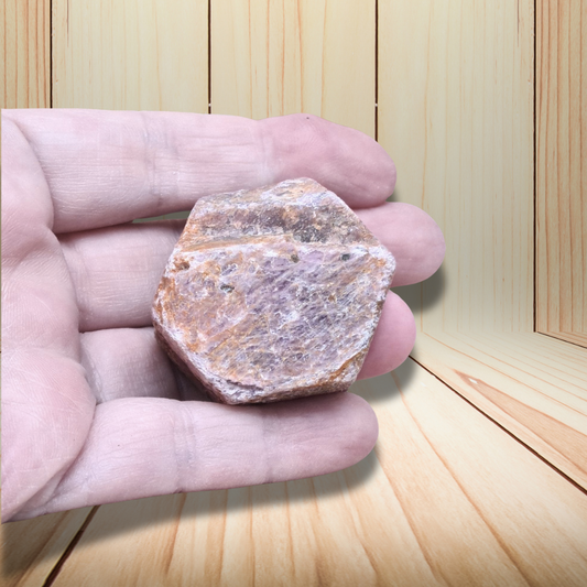 Rubis (Corindon) brut 108g (MB517-2)