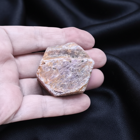 Rubis (Corindon) brut 108g (MB517-2)