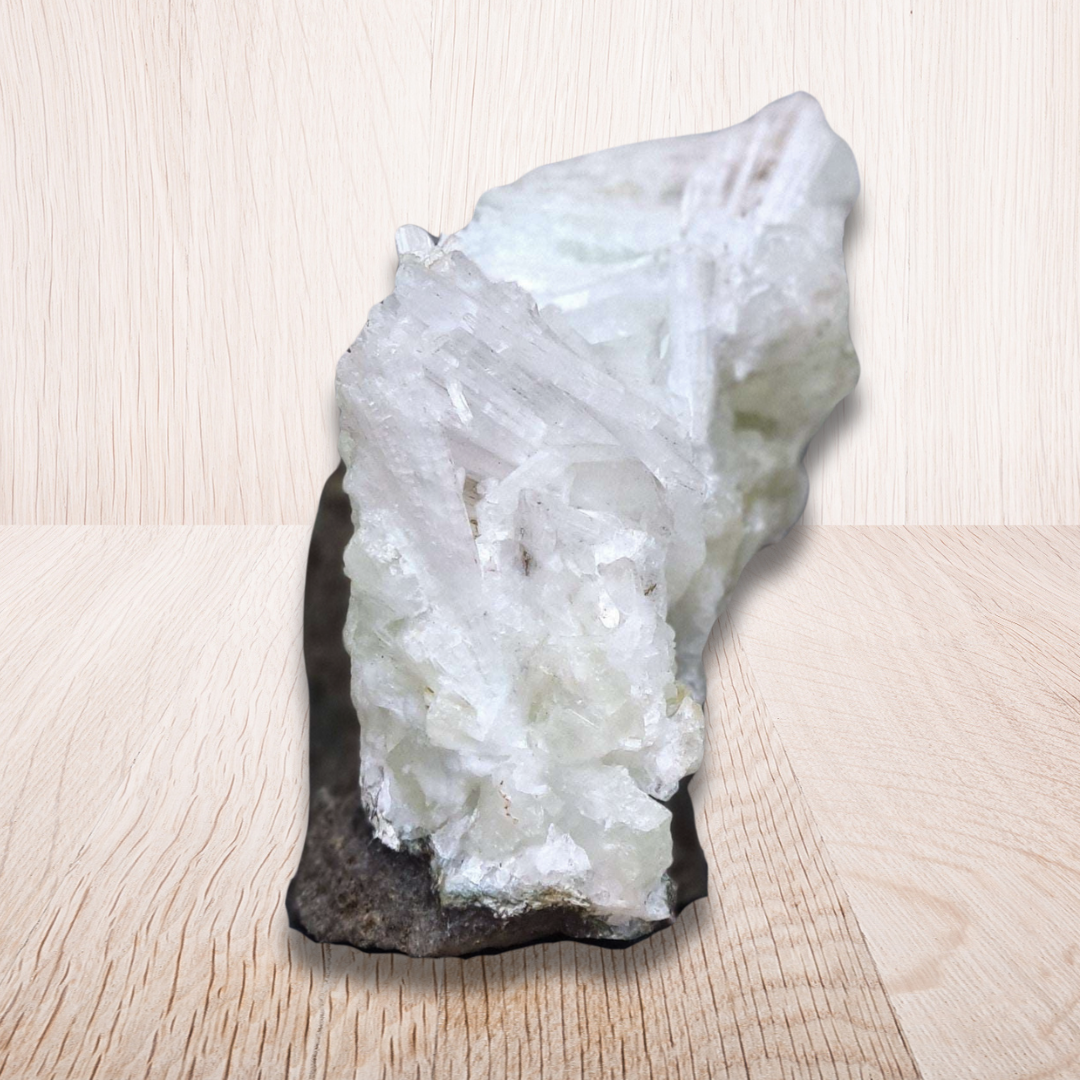 Scolécite, Apophyllite et Basalte brute 251g (MB227) - ENAE Minéraux