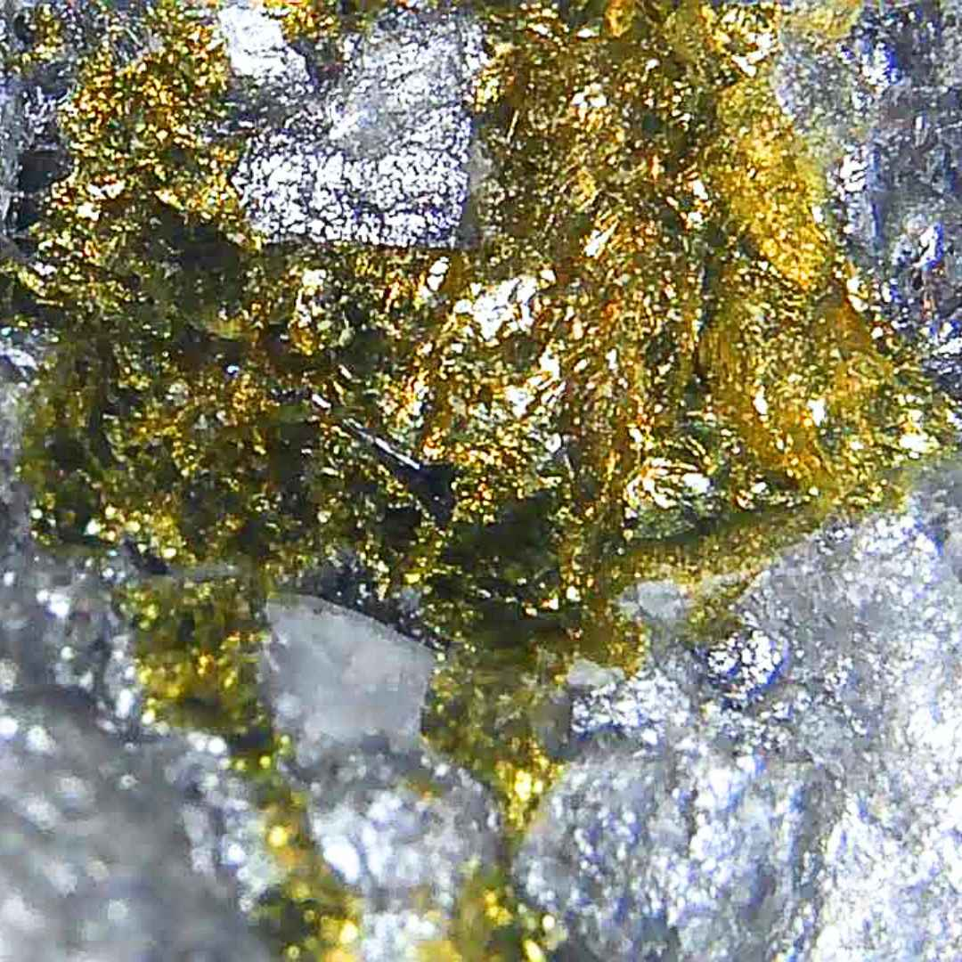 Skuttérudite, Calcite et Chalcopyrite brute (MB189-2) - ENAE Minéraux