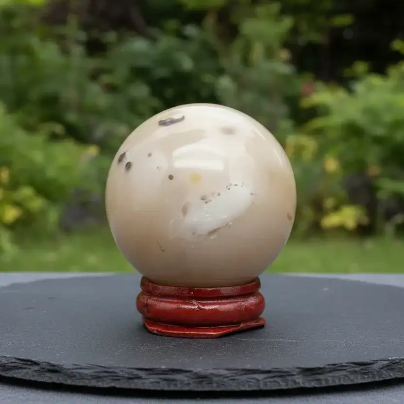 Sphère en Calcédoine 134g (PRGFL669)